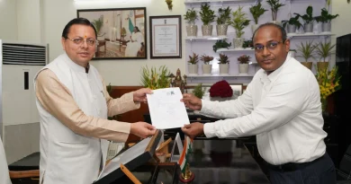 उत्तराखण्ड में विशेष गहन पुनरीक्षण SIR कार्यक्रम के तहत सीएम धामी को मुख्य निर्वाचन अधिकारी ने सौंपा गणना फॉर्म