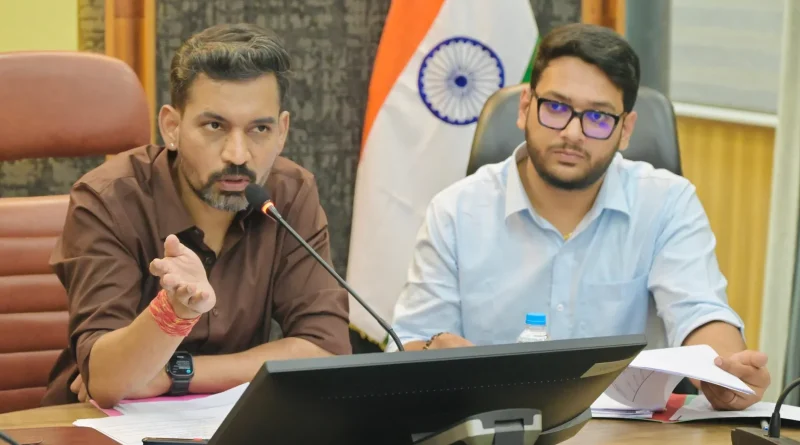 उद्योग मित्रों की समस्याओं का समाधान करना जिला प्रशासन की प्राथमिकताः डॉ आशीष चौहान