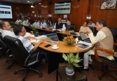 पदक विजेता खिलाड़ियों को तय समय के अंदर सरकारी सेवा में करें समायोजित : सीएम धामी