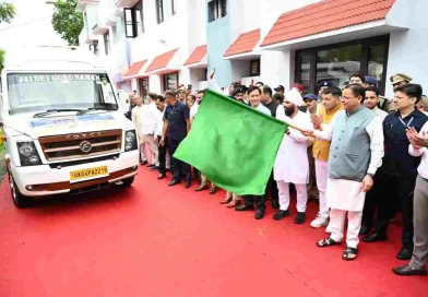 टनकपुर से कैलाश मानसरोवर यात्रा के प्रथम दल को सीएम धामी ने हरी झंडी दिखाकर किया रवाना, देवभूमि उत्तराखंड से शिवधाम की पावन यात्रा का शुभारंभ