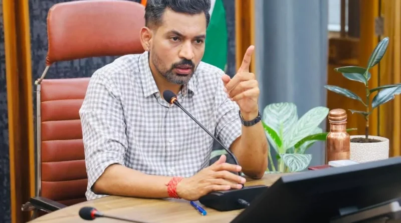 ई-ऑफिस व्यवस्था प्रभावी एवं सुगम बनाने के डीएम आशीष चौहान ने दिए निर्देश