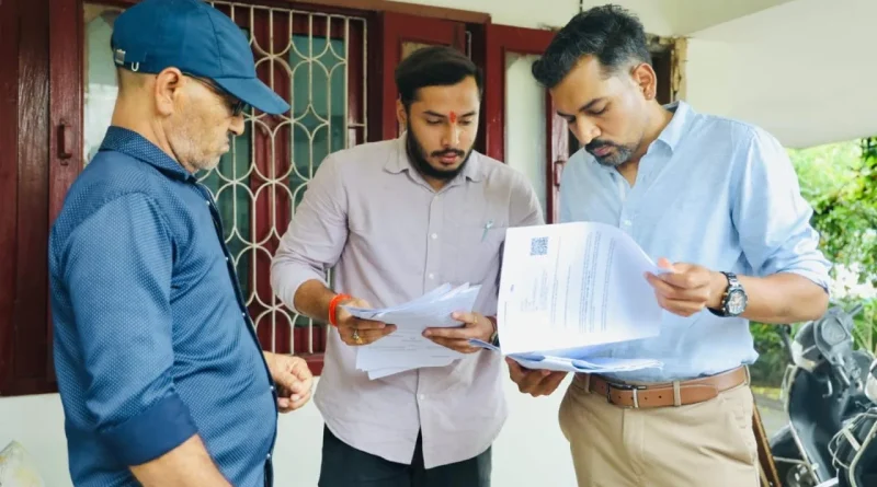 मतदाता सूची पुनरीक्षण की जमीनी पड़ताल को ग्राउंड जीरो पर उतरे डीएम, त्रुटिरहित एसआईआर के लिए डीएम के निर्देश, बीएलओ को मिलेगा फ्लोचार्ट-चेकलिस्ट