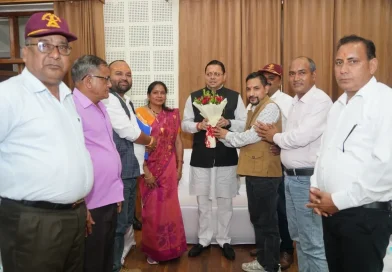 मुख्यमंत्री से मुलाकात का असर : धाकड़ धामी का धाकड़ एक्शन, सैनिकों के गांव लुठियाग की 21 साल पुरानी सड़क मांग पर एक घंटे में कार्रवाई, 15 दिन में मांगी रिपोर्ट