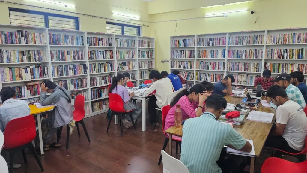 चमोली की ई-लाइब्रेरी बन रही युवाओं की सफलता का आधार, प्रतियोगी परीक्षाओं में लगातार बढ़ रही चयन की संख्या