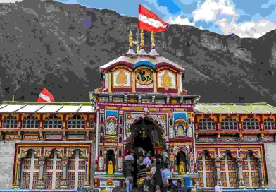 बद्रीनाथ धाम में चढ़ावे चोरी के आरोप के मामले में आरोपी कर्मचारी को किया गया निलंबित