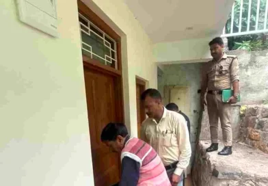 मसूरी में अवैध निर्माणों पर एमडीडीए का बड़ा एक्शन, दो भवन किए सील, सुवाखोली और किंगरेट पिक्चर पैलेस मार्ग पर प्रवर्तन कार्रवाई