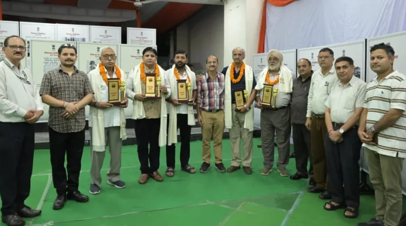 स्वतंत्रता दिवस की पूर्व संध्या पर दून लाइब्रेरी में लगी ‘विभाजन की विभीषिका’ पर विशेष फोटो प्रदर्शनी