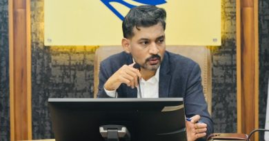 सीएम हेल्पलाइन की लंबित शिकायतों का प्राथमिकता से करें निस्तारणः जिलाधिकारी; 180 दिन से अधिक लंबित शिकायतों पर अधिकारियों को चेतावनी