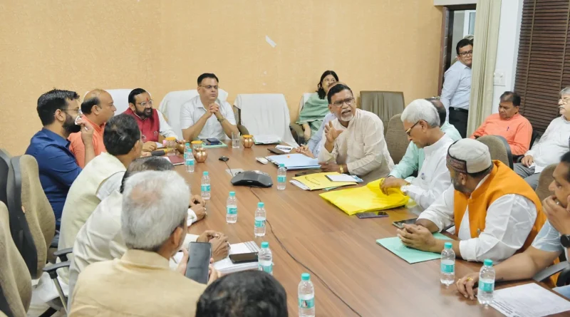आयोग की पहल पर सफाई कर्मचारियों की समस्याओं के समाधान का खाका तैयार