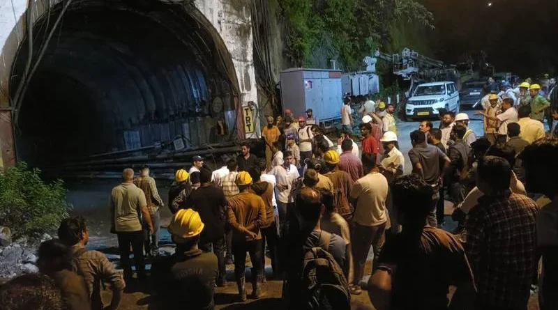 टनल में मलबा-पानी भरने से मचा हड़कंप, कुल 22 व्यक्तियों के फंसने की सूचना, 16 लोगों का हुआ रेस्क्यू