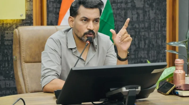 ऋण दिलाने के नाम पर ठगी करने वालों की अब खैर नहीं, डीएम डॉ. आशीष चौहान ने दिए सख्त कार्रवाई के निर्देश