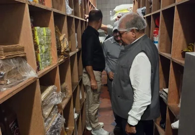 राजधानी देहरादून में खाद्य सुरक्षा विभाग की छापेमारी, नामी रेस्टोरेंटों से लिए चार नमूने
